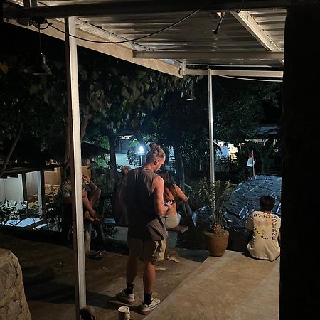 Fullmoon Homestay Kuta  Eksteriør billede