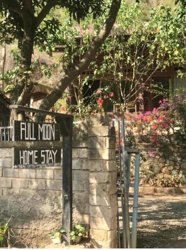 Fullmoon Homestay Kuta  Eksteriør billede