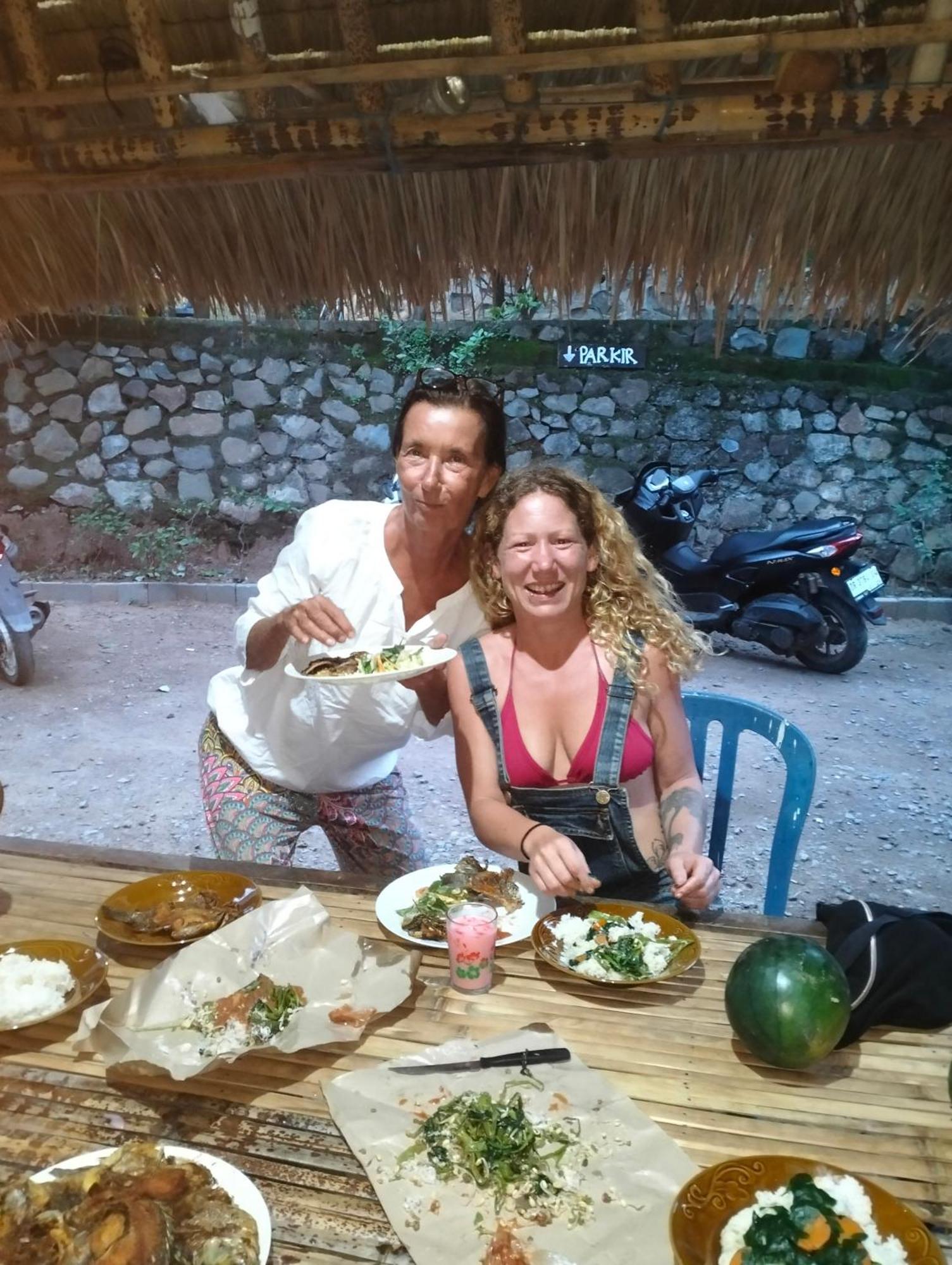 Fullmoon Homestay Kuta  Eksteriør billede
