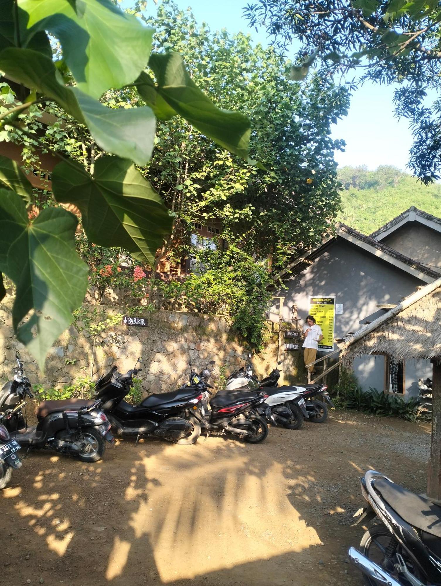 Fullmoon Homestay Kuta  Eksteriør billede