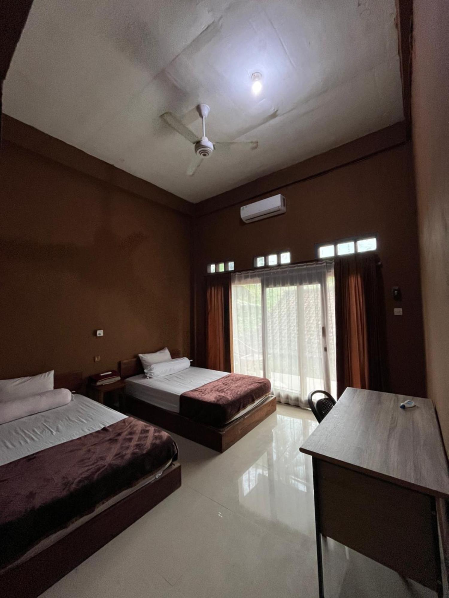 Fullmoon Homestay Kuta  Eksteriør billede