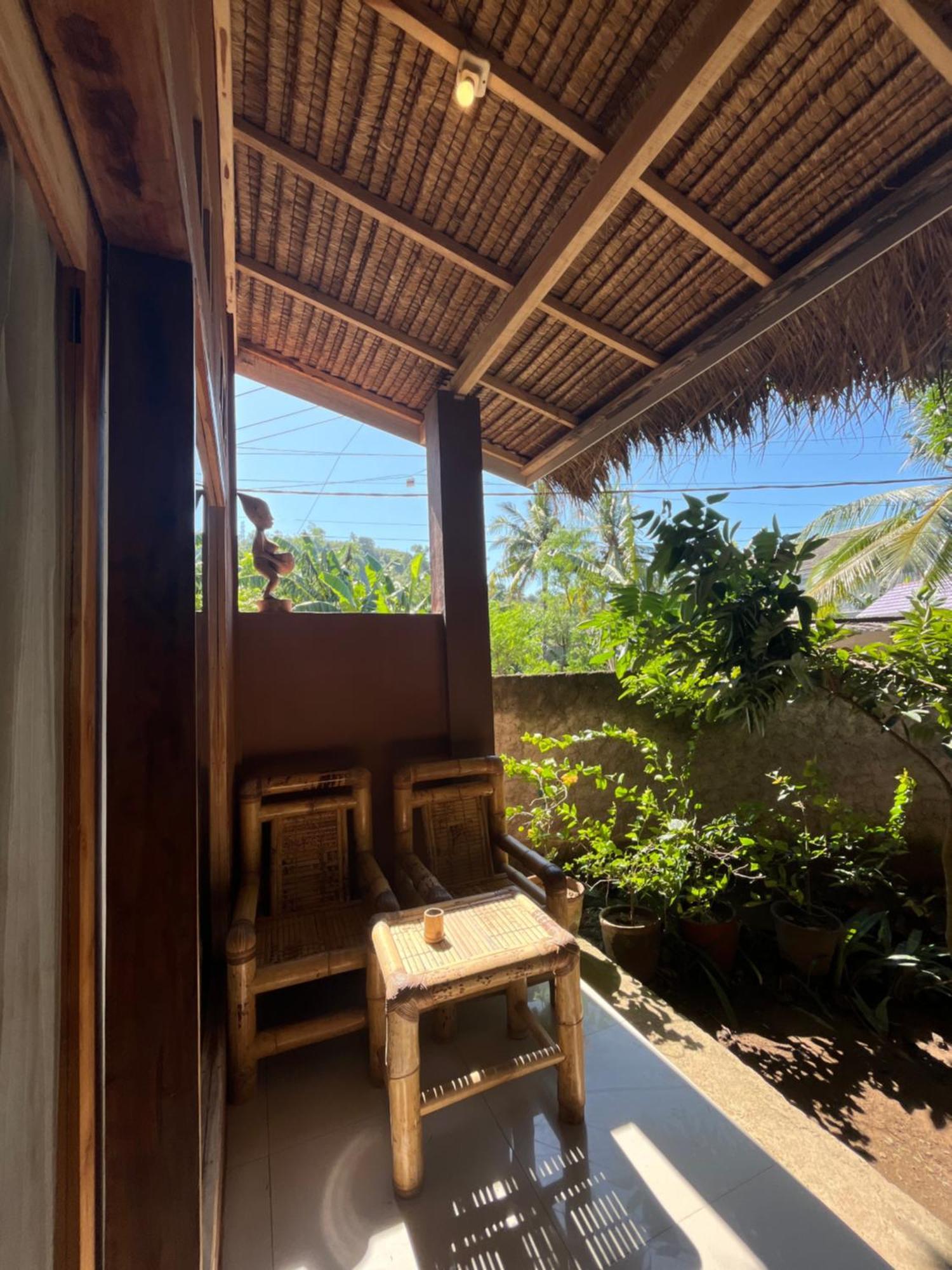 Fullmoon Homestay Kuta  Eksteriør billede